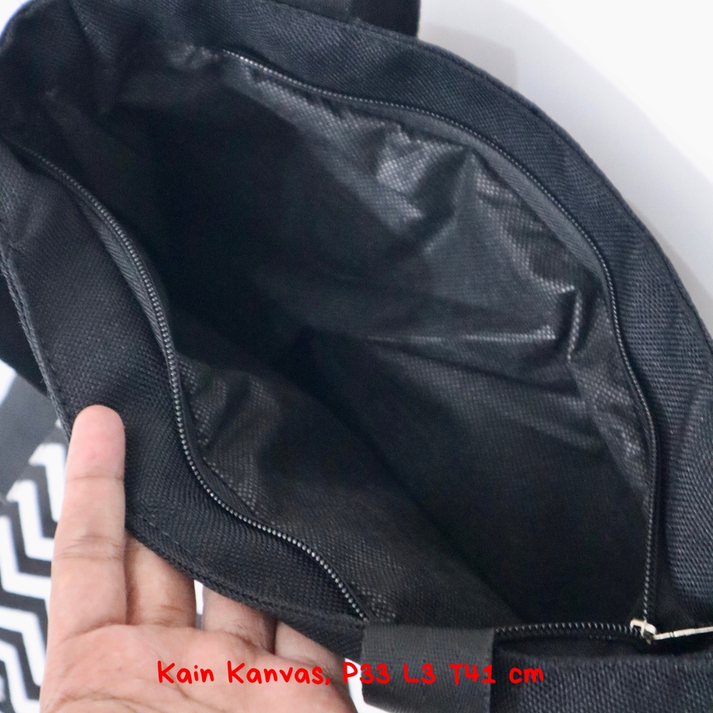 Tote Bag Kanvas Pria / Wanita Trendy Motif Print Besar Pakai Resleting Jean Tote cowok simpel