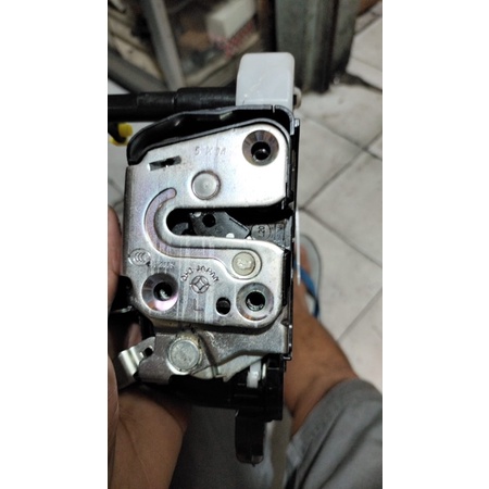 doorlock set sentralock grand Livina