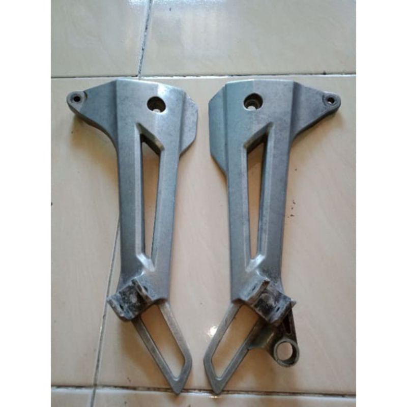 foot step postep pijakan kaki belakang Honda Kirana orisinil
