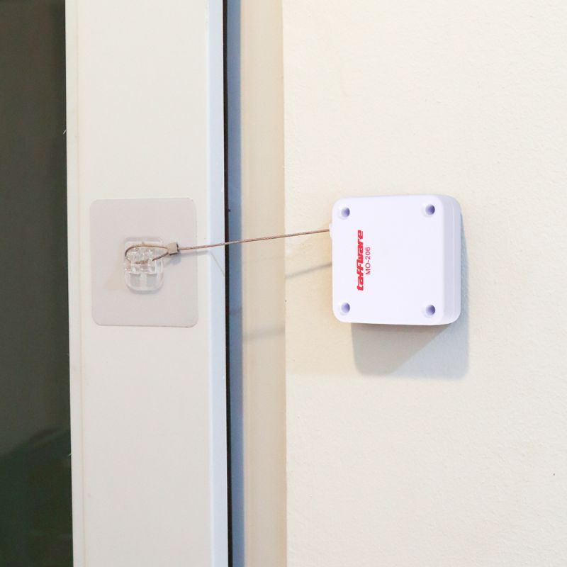 Tutup Pintu Otomatis Putih