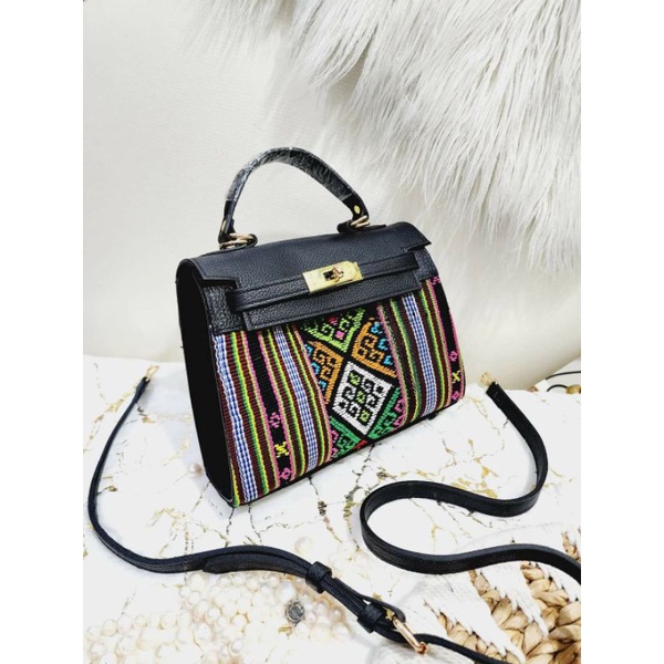 KELES MINI HAND BAG TENUN NTT, TAS ETNIK, TAS TENUN, TAS PESTA ETNIK, TAS PESTA TENUN