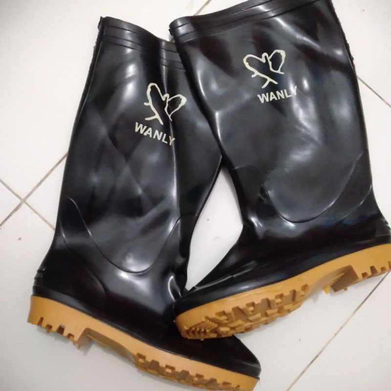 Sepatu boot bot untuk banjir banjiaran