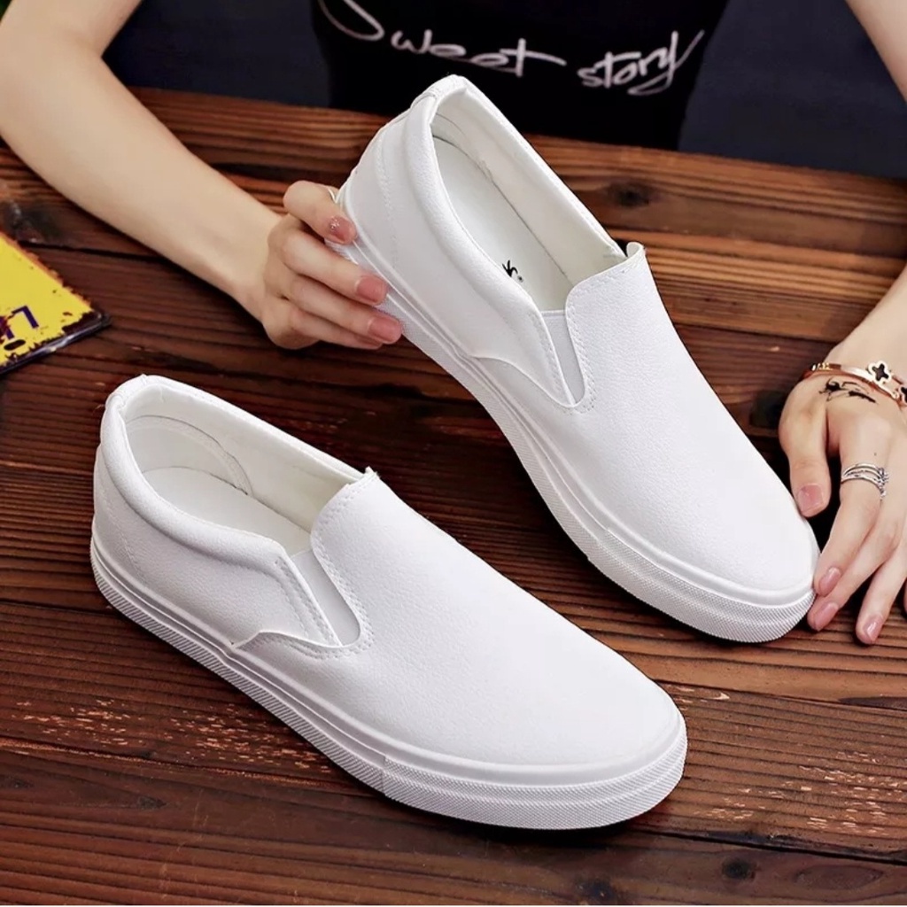 Sepatu Slip On Pria Wanita Walkers OG Black White Sepatu Sekolah Casual Santai TERLARIS