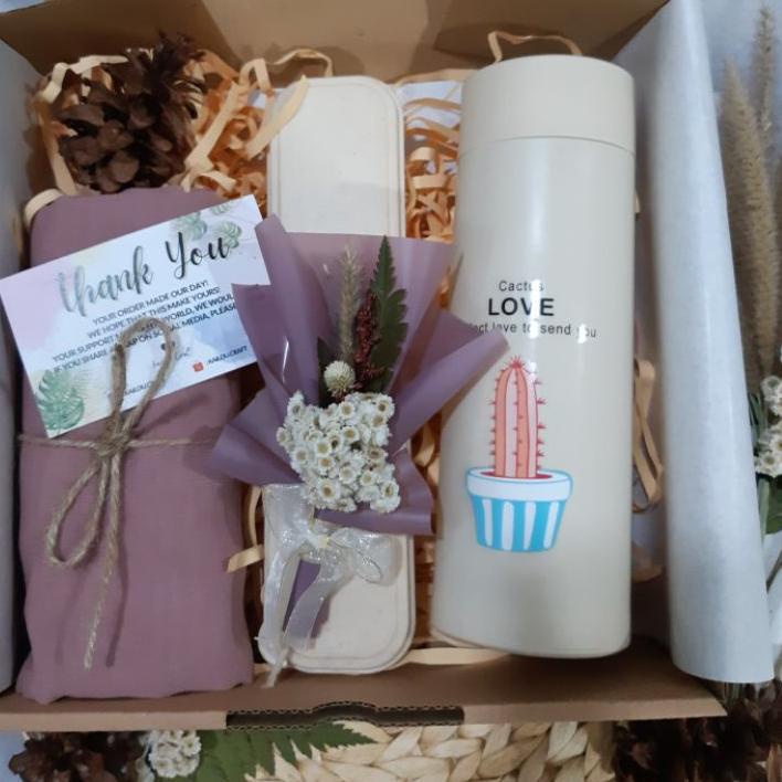 

Discount⭐✔️-Kado Ulang Tahun | Kado Wisuda | Kado Cewek | Hampers Ulang Tahun | Kado Anniversary | Gift Box Scented Candle | Lilin Aromaterapi | Snack Box