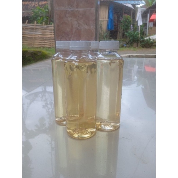 

Minyak Kelapa Asli 250ml Murni 100% Minyak Klentik / Kletik / Letik