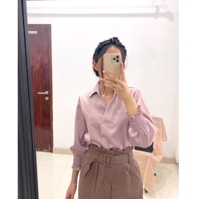 [Satin] KARA Blouse V Neck / Blus Kerah Kerja / Atasan Wanita Kantor / Kemeja Kerah V Formal 0319-A