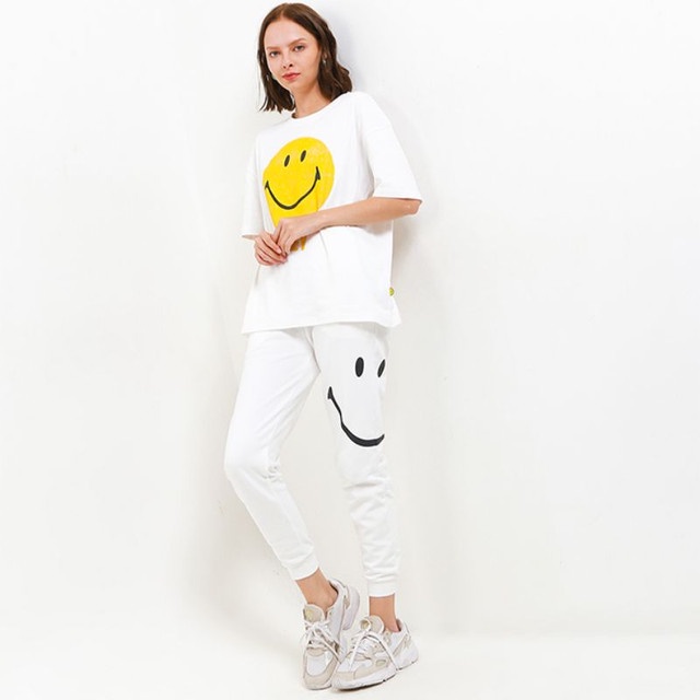 Obermain X SMILEY®️ Celana Wanita CHEERS JOGGER White OPJ22067WH