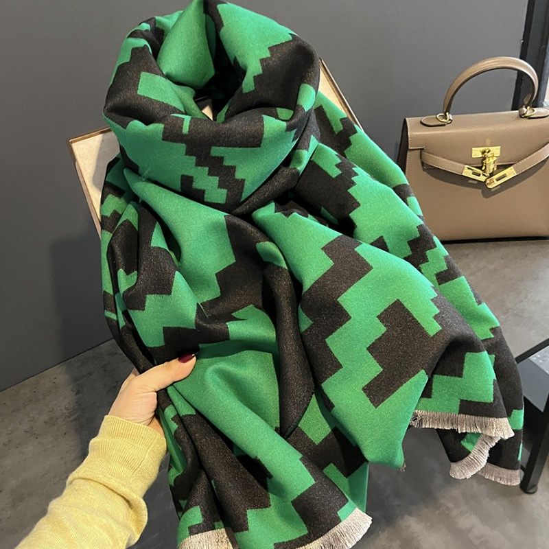 Syal &quot;Era&quot; 65 x 190 Anggun motif yang mewah Bahan High Grade Cashmere Immitation