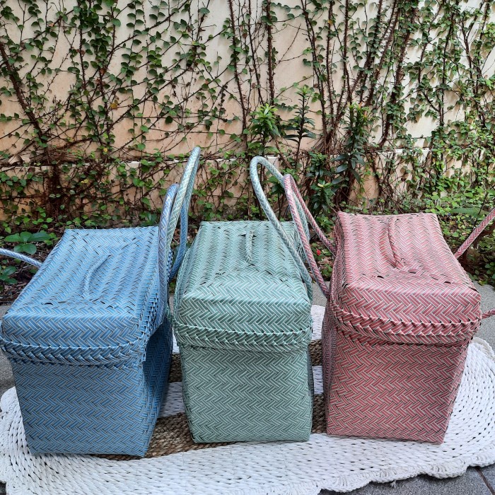KERANJANG ANYAMAN PLASTIK / TAS ANYAM PERSEGI TUTUP / TAS HAMPERS E48