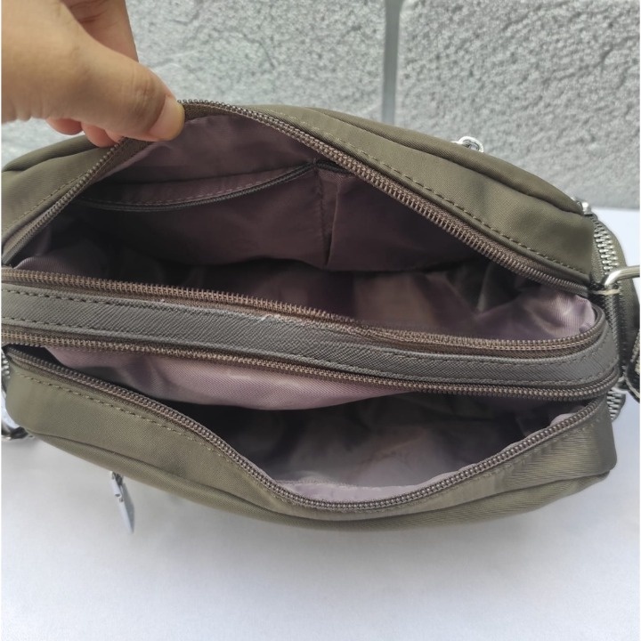 Tas Selempang Junfa 9780-362 Size 26x10x15 cm. Tas Wanita Tas Selempang wanita Import Tas Junfa Parasut BEST SELLER TERBARU BISA BAYAR DITEMPAT.!!!!