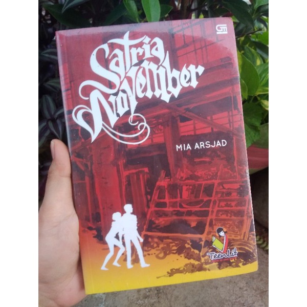 satria November Mia adjad
