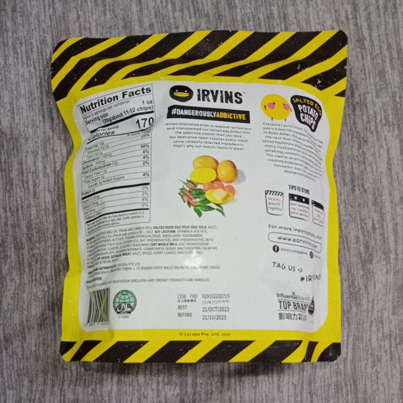 IRVINS SALTED EGG POTATO CHIPS 95 gr