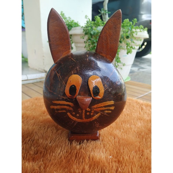 celengan batok kelapa