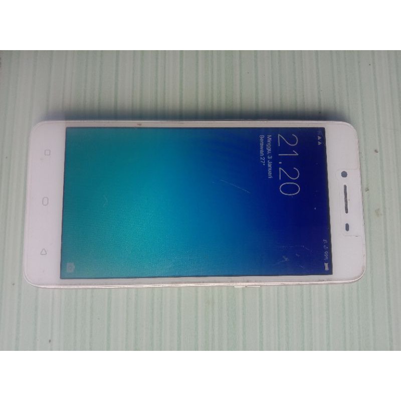 oppo a37 2/16GB bekas pemakaian batangan mulus 80%