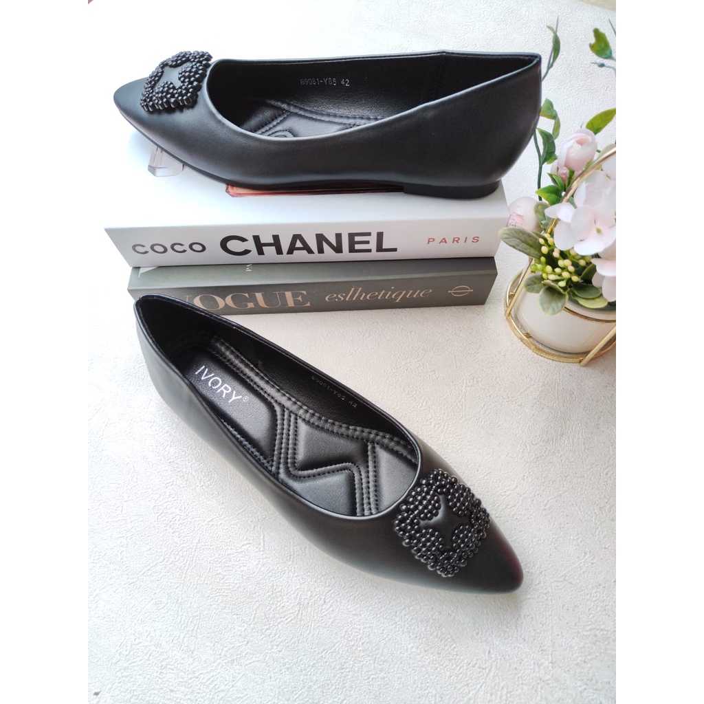 IVORY Sepatu Wanita Flat Jumbo 41-44 Import B9081-Y85