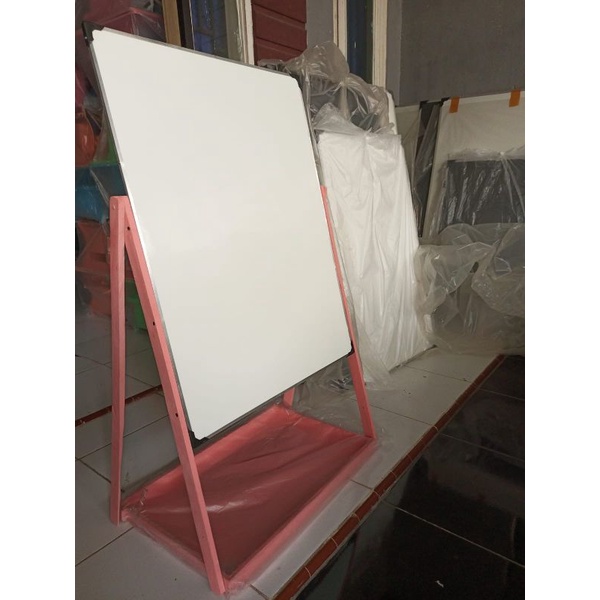 

Papan Tulis Plus Kaki Ukuran 60x80 Pakai Laci