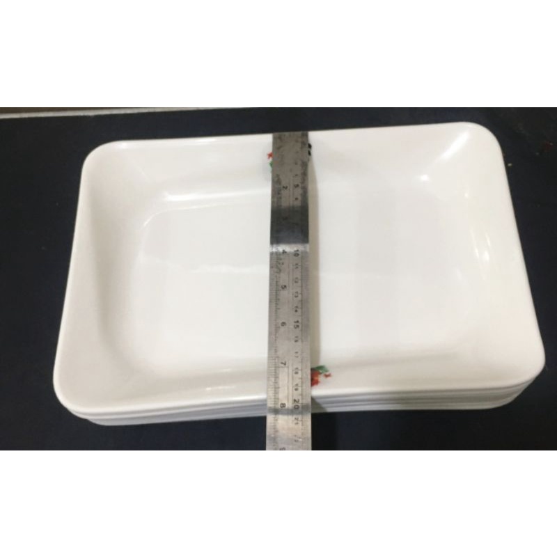 piring plastik ayam persegi panjang