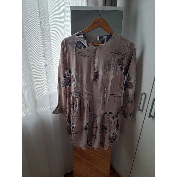 Preloved Blouse Vanilla Hijab