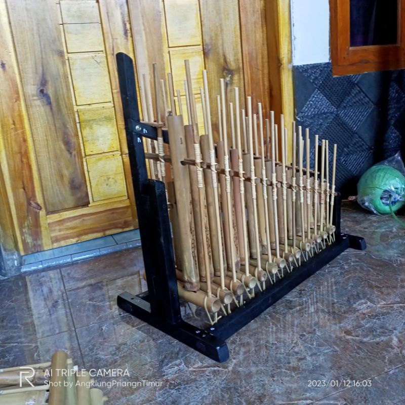 Angklung pengamen 18 nada 2 tabung bambu putih ( nada G - C )