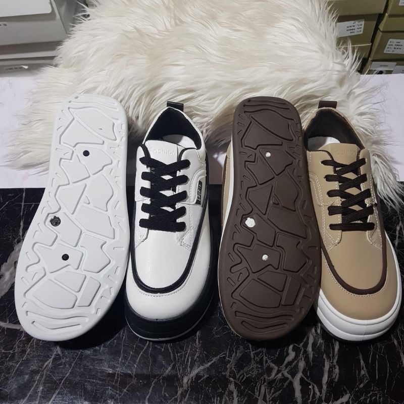 Sepatu Wanita Import Sneakers Kasual 2116