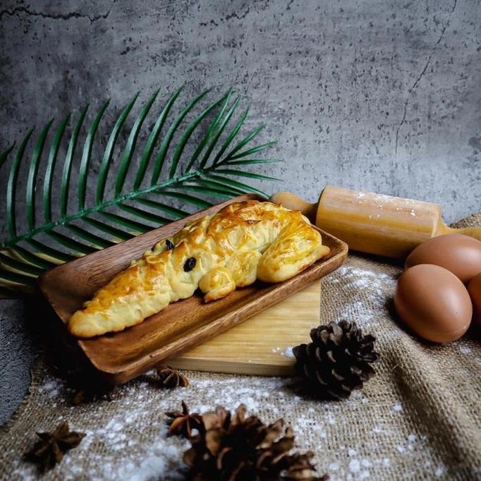 

Roti buaya ( isi coklat keju) / bread crocodile / roti manis buaya