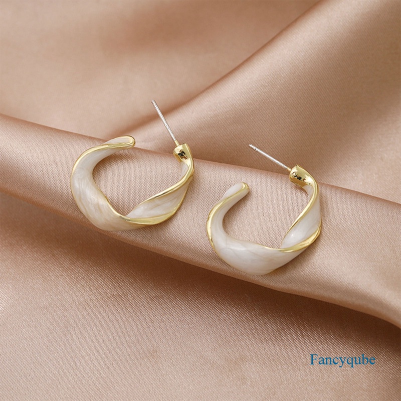 Baru Punk Emas Logam Putih Logam Anting Hoop Silang Untuk Wanita Gadis Fashion Lingkaran Brincos Telinga Aksesoris Perhiasan