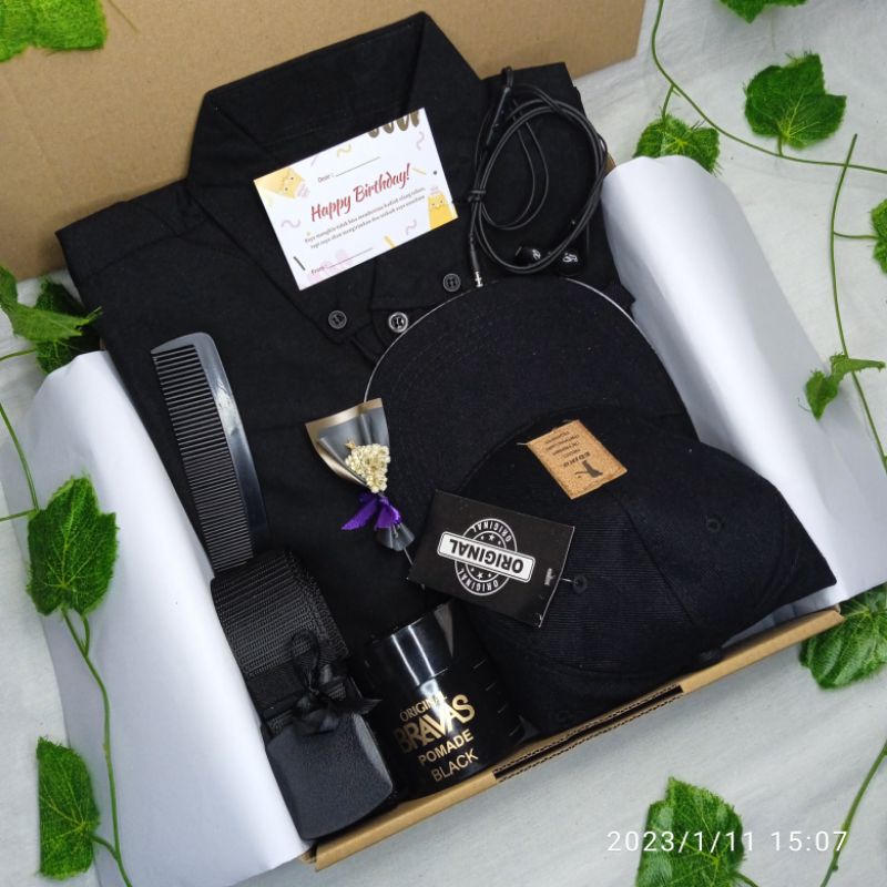 

Hampers Kado Cowok Kado Ulang Tahun Murah Kado Aniversarry Valentine Wedding Wisuda Graduation Idul Fitri