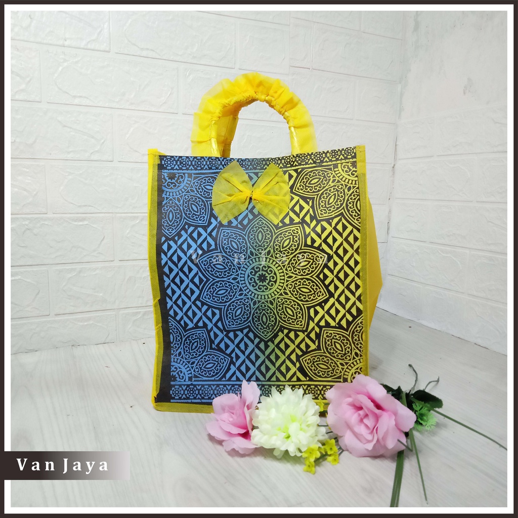 Tas Pita Uk 22 Motif Batik | Tas Hajatan, Hantaran Kain spunbond & avalan