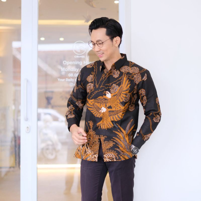 Batik Pria Lengan Panjang Hitam Coklat Gold Ori Florist