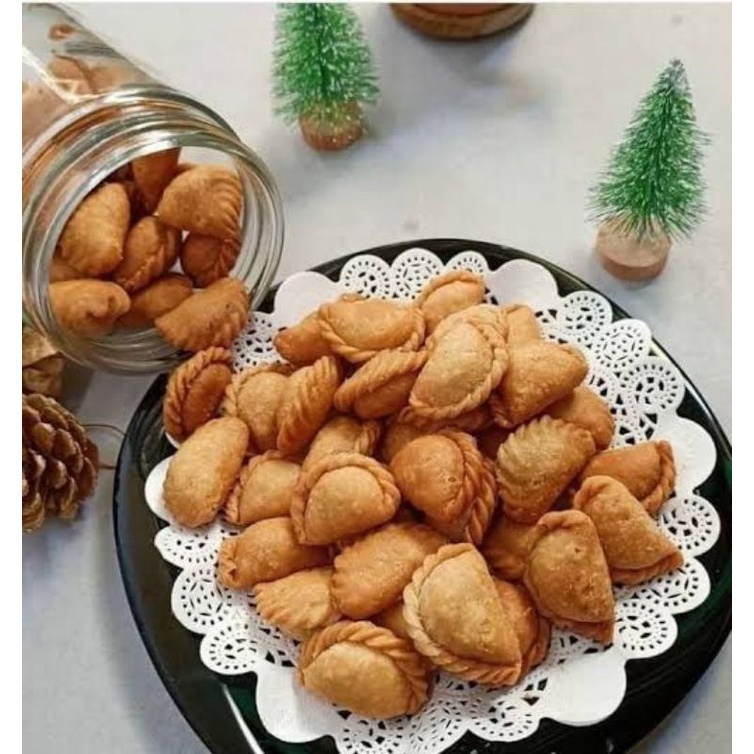 

pastel kering mini pastel kering mini abon sapi asli