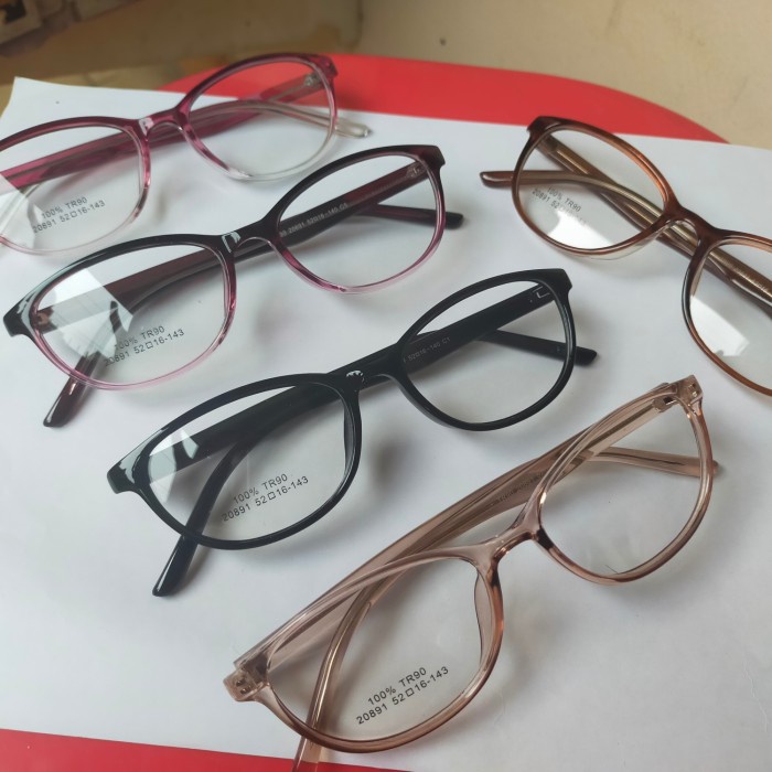 kacamata plus khusus baca wanita