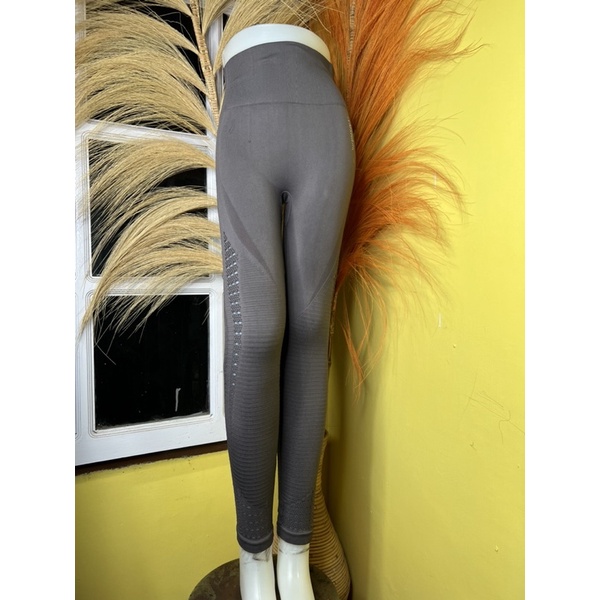 preloved legging gymshark abu rajut knit original