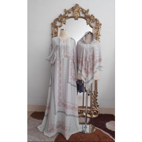 Preloved Model by Khanza Maryam