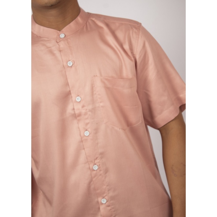 HIPNOP Kanva Blush Kemeja Polos Pria Lengan Pendek