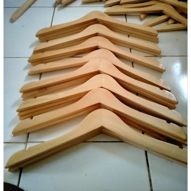 Hanger kayu natural lusinan
