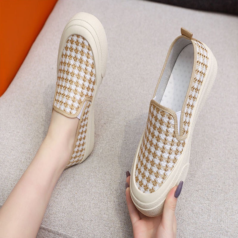 Sepatu Slip on Wanita Fashion Terkini - 2206