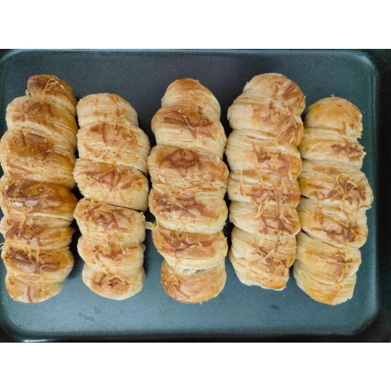 

CHEESE ROLL or COKLAT ROLL isi 10