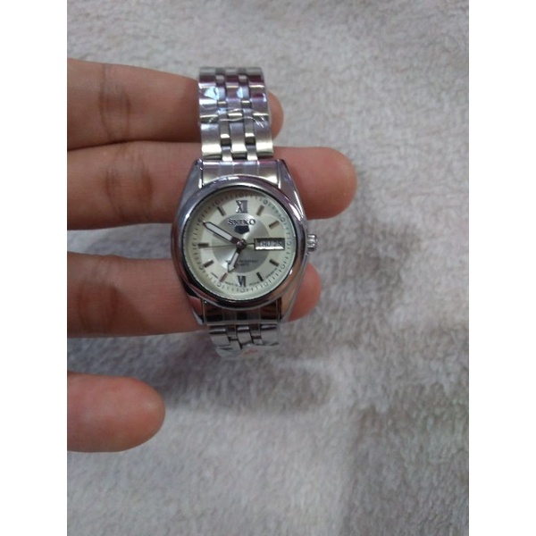 Jam tangan wanita seiko