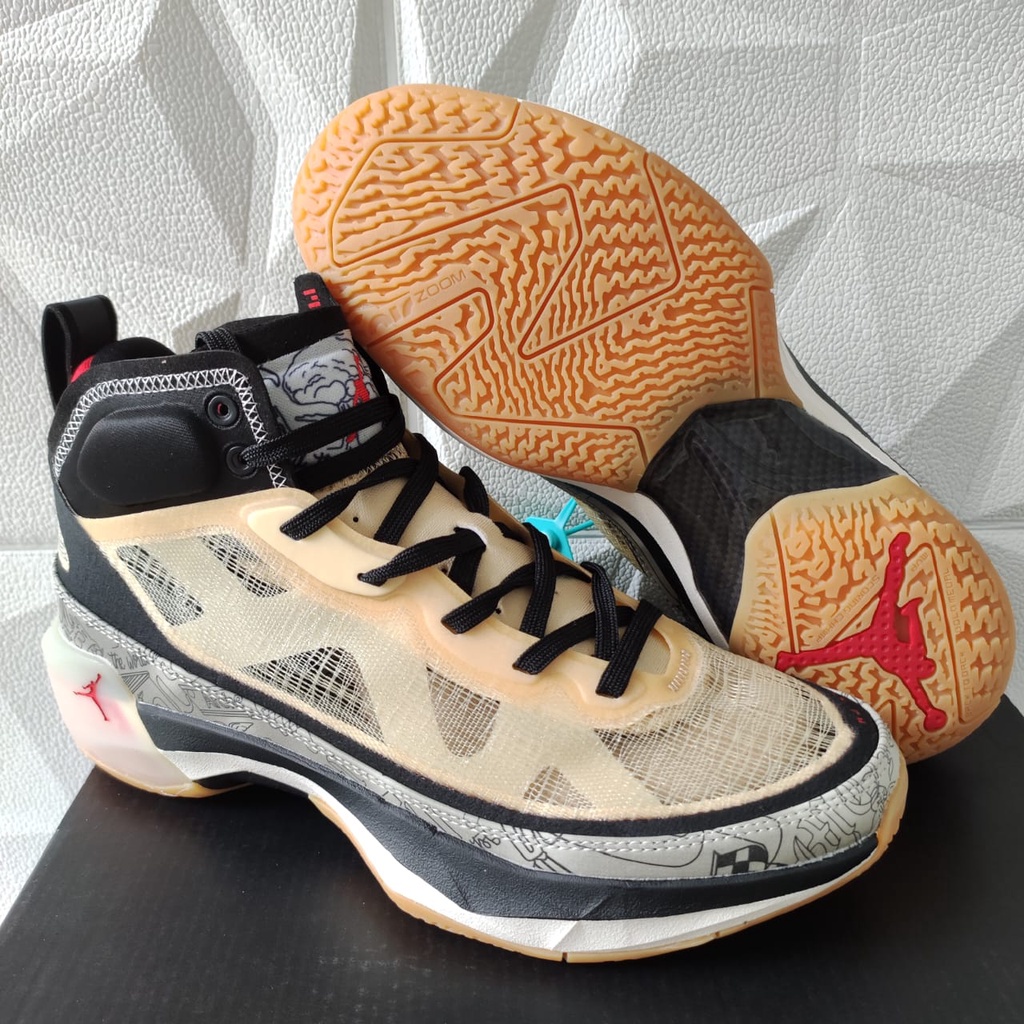 SEPATU BASKET JORDAN 37 HIGH GOLD