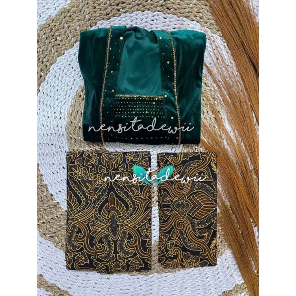 [1 Set, DH03B] Kebaya Payet, Jarik Instan + Selendang Jarik / Nuansa Hijau Botol