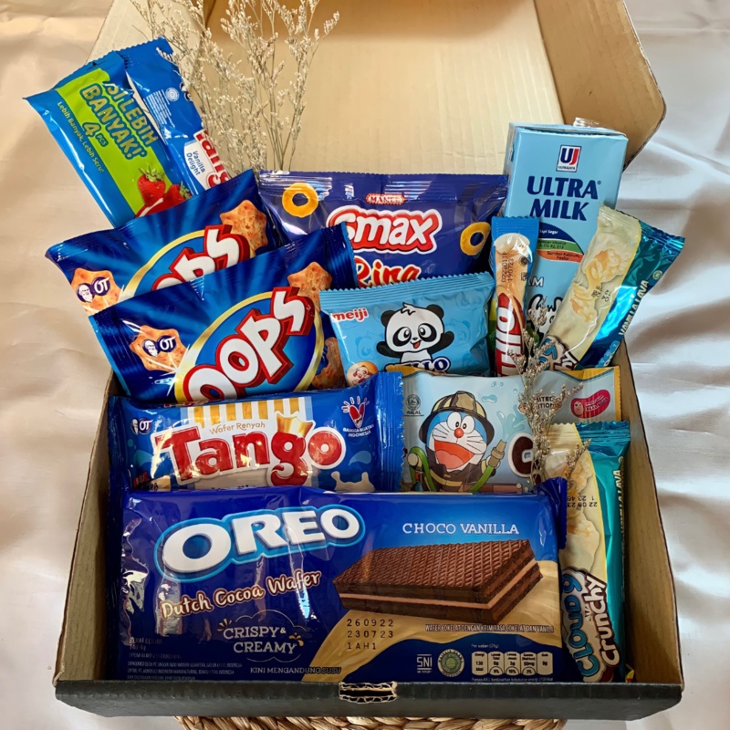 

[Blue]Snack Box Birthday | Anniversary | Graduation | Valentine | Custom Hampers