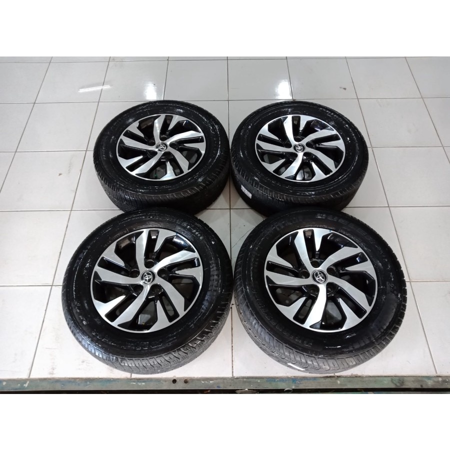 Velg Mobil Seken Ring 16 Baut 5 STD RUSH R16X6,5 5X114,3 ET50 BAN 235 60 R16