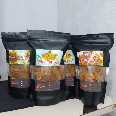 

PAKET BUNDLING GURIH (2 pouch Mie Sewot, 1 pouch keripik singkong, 1 pouch keripik Kaca)