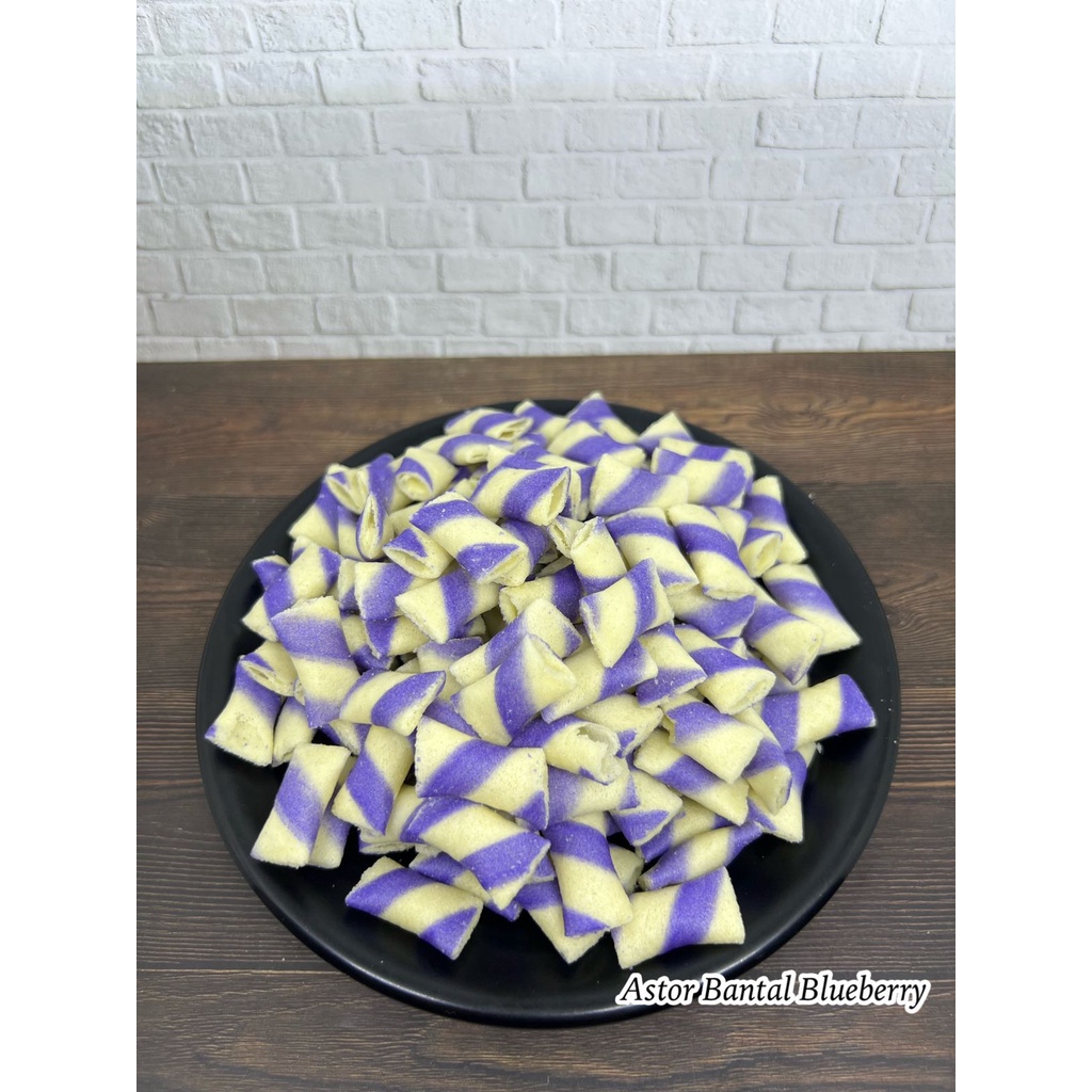 

200 GRAM ASTOR BANTAL BLUEBERRY | ASTOR BANTAL BLUEBERI PILLOW BLUEBERRY | ASTOR PILLOW WAFER ROLL SNACKY MEDAN