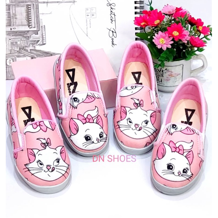 Sepatu Anak slip on anak Perempuan Karakter Marry Pink
