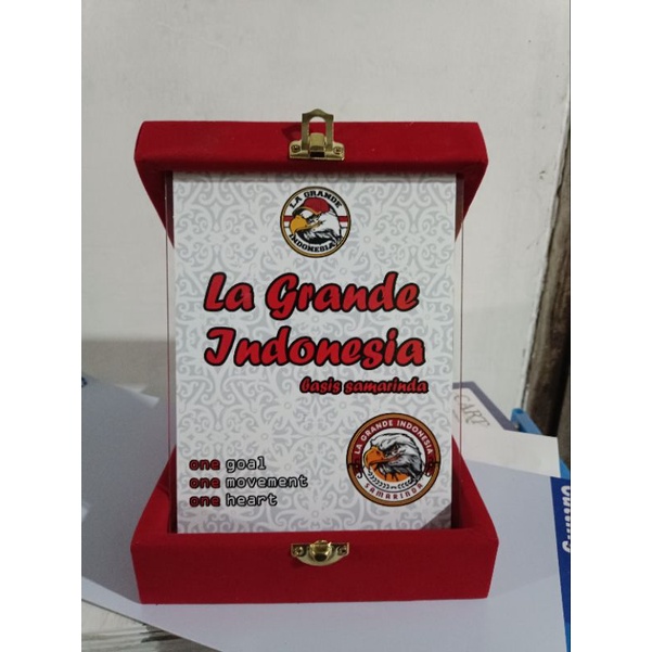 Plakat Akrilik Custom Murah dan Box
