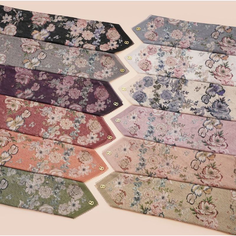 Buttonscarves x Sarah Sofyan Sarsof The Blume Series Jet Set Blanc