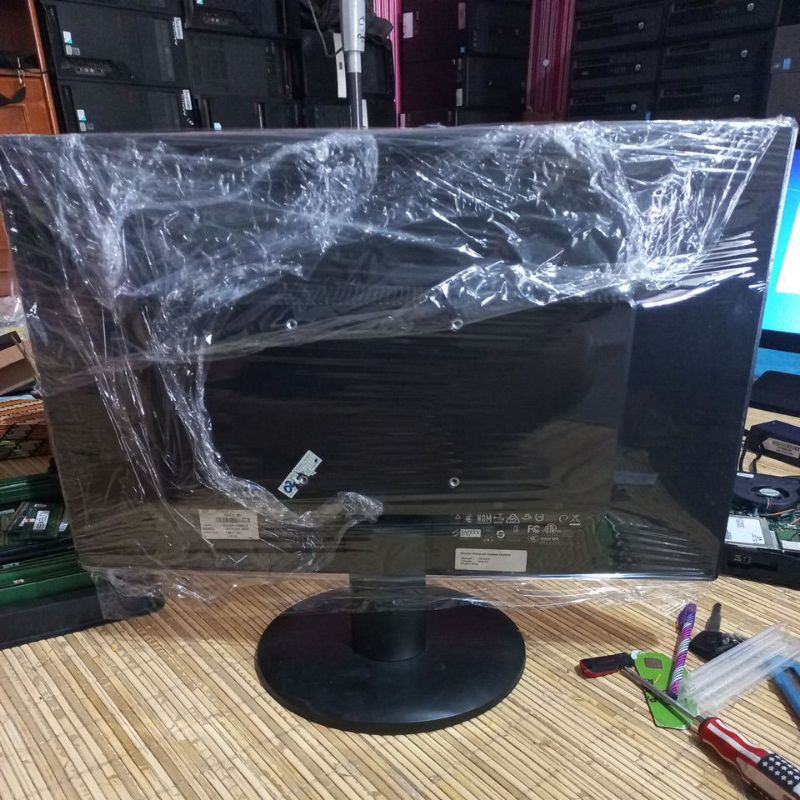 Monitor LED HP 20 inci