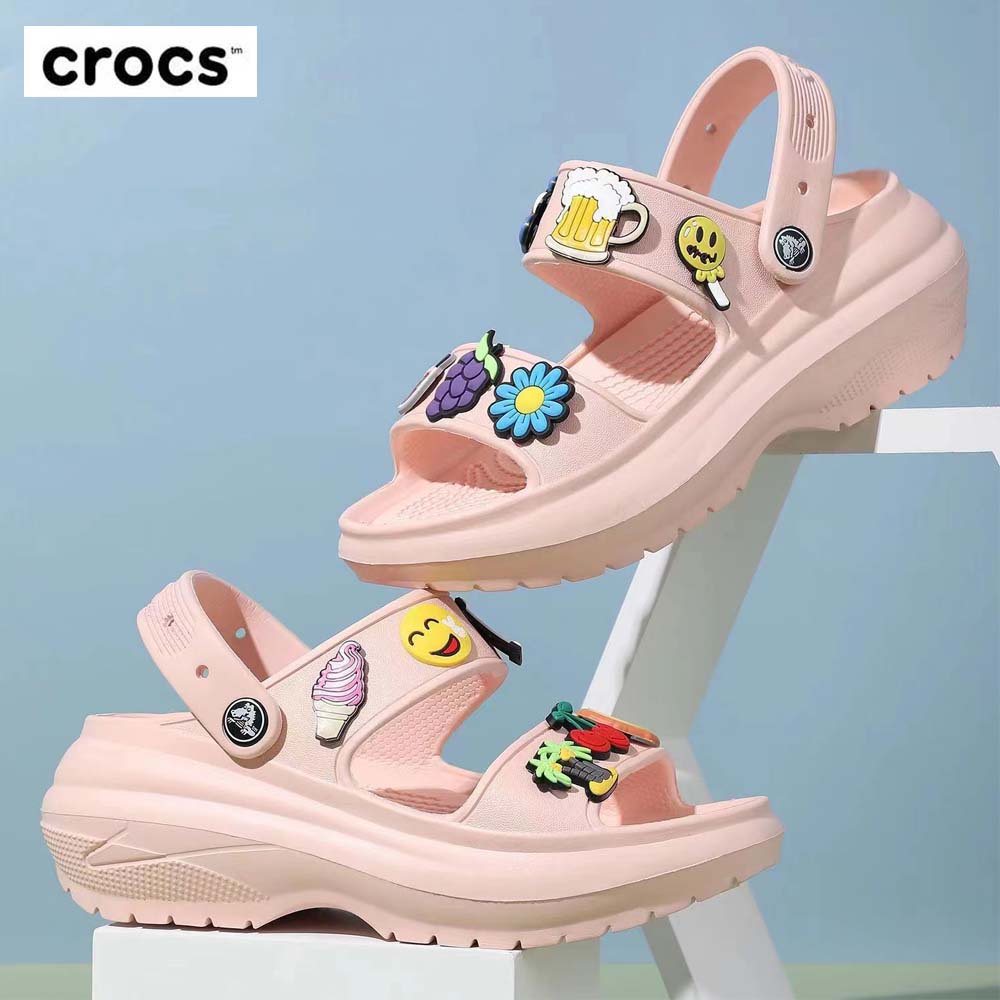 Sandal Crocs  Wanita Classic By Crocs Free Jibbits Pantai