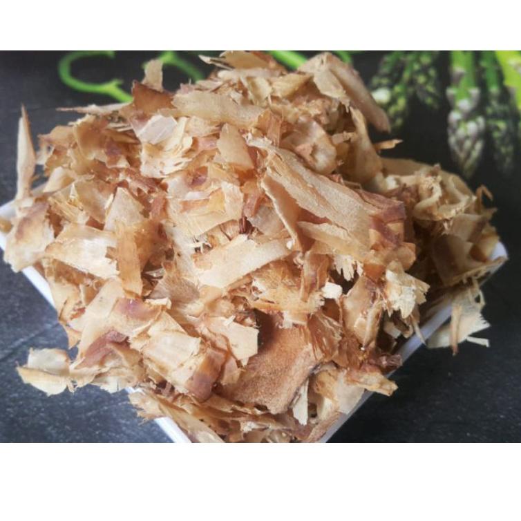 

️✔️✔️ KATSUOBUSHI Bonito Flakes 50 g Halal │ Katsuo Bushi Serutan Ikan !